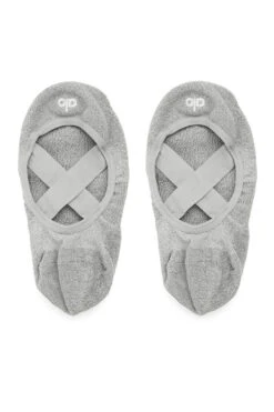 Women's Pivot Barre Sock - Dove Grey Heather -Alo Yoga Shop A0094W 02288 4 3f6dfbda 821d 43d4 b70b c1a1f9620196