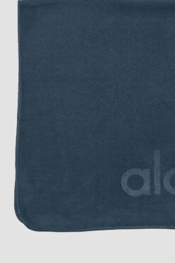 Performance No Sweat Hand Towel - Eclipse -Alo Yoga Shop A0247U 02597 b1 a3