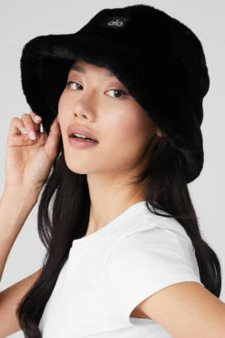 Faux Fur Bucket Hat - Black -Alo Yoga Shop A0375U 01 b1 a2 m54