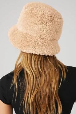Foxy Sherpa Bucket Hat - Camel -Alo Yoga Shop A0461U 01660 b1 a2 m89