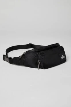 Explorer Fanny Pack - Black -Alo Yoga Shop A0465U 01 b1 a2 2 fd2b5463 fbc9 47f2 ad1e 191a0badb8b1