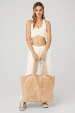 Foxy Sherpa Tote - Camel -Alo Yoga Shop A0466U 01660 b1 a1 1 m89