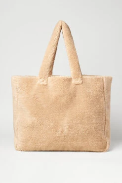 Foxy Sherpa Tote - Camel -Alo Yoga Shop A0466U 01660 b1 a2 1