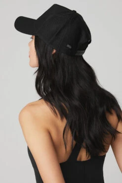 District Trucker Hat - Black -Alo Yoga Shop A0467U 01 b1 a3 m54