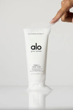 Mega-C Body Wash -Alo Yoga Shop B2007F 0001 b1 a3 b5a75809 6235 4a96 be96 aead09b9a817