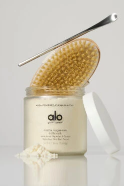 Mindful Magnesium Bath Soak 8 Mindful Magnesium Bath Soak -Alo Yoga Shop B2017F 0001 b1 a3