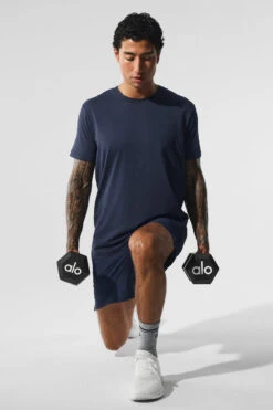 Conquer Reform Crewneck Short Sleeve - Navy -Alo Yoga Shop M1205R 03842 b1 s1 a4 1 m203
