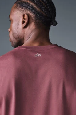 Conquer Reform Crewneck Short Sleeve - Burgundy Truffle -Alo Yoga Shop M1205R 05815 b1 s1 a3 1 m221