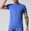 Conquer Reform Crewneck Short Sleeve - Marathon Blue -Alo Yoga Shop M1205R 06037 b1 s1 a001 1 m214
