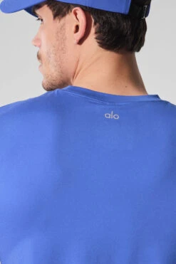 Conquer Reform Crewneck Short Sleeve - Marathon Blue -Alo Yoga Shop M1205R 06037 b1 s1 a003 1 m214