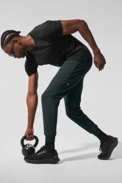 Alo Vapor Crewneck Short Sleeve - Black -Alo Yoga Shop M1228R 01 b1 s1 a5 1 m221