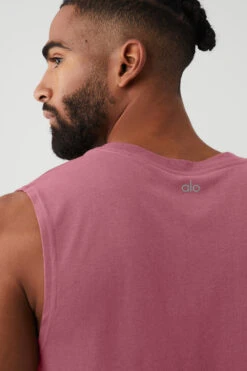 The Triumph Muscle Tank - Mars Clay 10 The Triumph Muscle Tank - Mars Clay -Alo Yoga Shop M2033R 04677 b1 s3 a4 1 m93