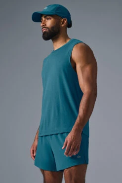 The Triumph Muscle Tank - Oceanic Teal -Alo Yoga Shop M2033R 05445 b1 s1 a3 1 m93