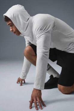 Core Hooded Runner - White 11 Core Hooded Runner - White -Alo Yoga Shop M3156R 00 b1 s1 a5 1 m198