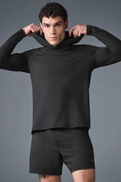 Conquer Reform Long Sleeve With Hood - Black -Alo Yoga Shop M3199R 01 b1 s1 a5 1 m214