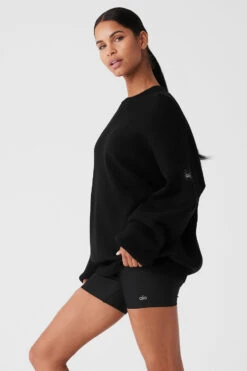 Scholar Crew Neck Sweater - Black 9 Scholar Crew Neck Sweater - Black -Alo Yoga Shop M3224R 01 b1 s1 a2 1 m18