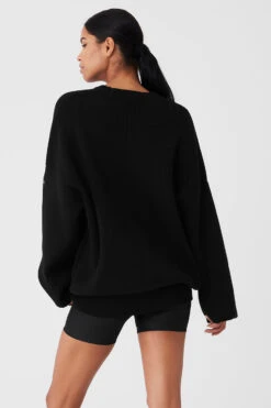 Scholar Crew Neck Sweater - Black 8 Scholar Crew Neck Sweater - Black -Alo Yoga Shop M3224R 01 b1 s1 a3 1 m18