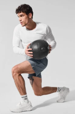 Alo Vapor Crewneck Long Sleeve - White 12 Alo Vapor Crewneck Long Sleeve - White -Alo Yoga Shop M3266R 00 b1 s1 a4 1 m214