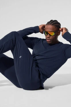 Alo Vapor Crewneck Long Sleeve - Navy 12 Alo Vapor Crewneck Long Sleeve - Navy -Alo Yoga Shop M3266R 03842 b1 s1 a5 1 m221