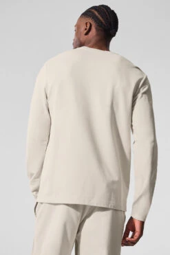 Double Take Long Sleeve Crew - Bone -Alo Yoga Shop M3299R 03040 b1 s1 a2 1 m221