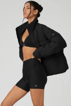Stretch Woven Street Puffer - Black 8 Stretch Woven Street Puffer - Black -Alo Yoga Shop M4134R 01 b1 s1 a3 1 m18