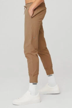 Co-Op 7/8 Pant - Gravel -Alo Yoga Shop M5083R 01347 b1 s3 a2 1 m75