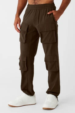 Cargo Venture Pant - Espresso -Alo Yoga Shop M5120R 04064 b1 s3 a2 1 m93