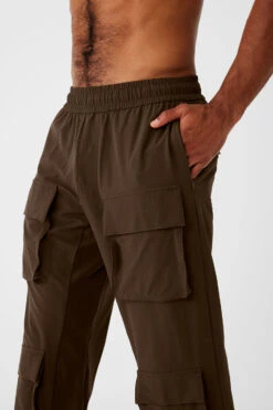 Cargo Venture Pant - Espresso -Alo Yoga Shop M5120R 04064 b1 s3 a4 1 m93
