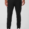 Conquer React Performance Pant - Black -Alo Yoga Shop M5142R 01 b1 s3 a1 1 m93