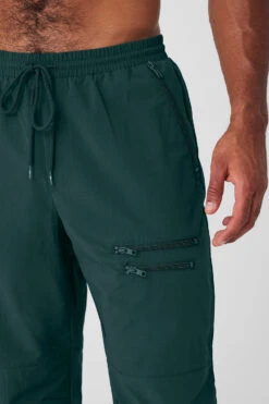 Takeaway Track Pant - Midnight Green -Alo Yoga Shop M5172R 04570 b1 s3 a4 1 m93