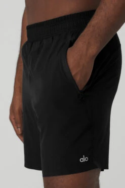 7” Advance 2-In-1 Short - Black -Alo Yoga Shop M6070R 01 b1 s3 a4 1 m12