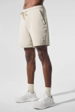 Chill Short - Bone -Alo Yoga Shop M6082R 03040 b1 s1 a3 1 m221