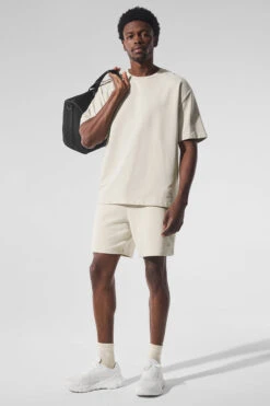 Chill Short - Bone -Alo Yoga Shop M6082R 03040 b1 s1 a5 1 m221