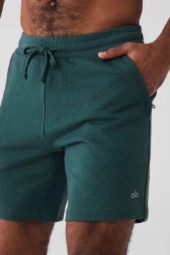 Chill Short - Midnight Green -Alo Yoga Shop M6082R 04570 b1 s3 a4 1 m93