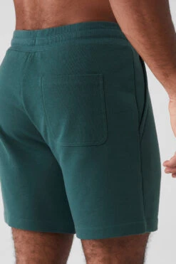 Chill Short - Midnight Green -Alo Yoga Shop M6082R 04570 b1 s3 a4 2 m93