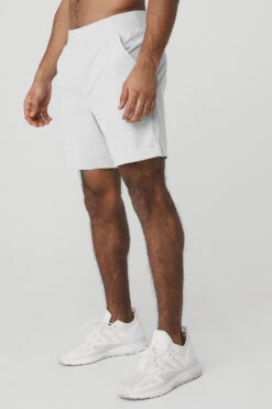 7" Repetition Short - Titanium -Alo Yoga Shop M6095R 01320 b1 s3 a2 1 m93