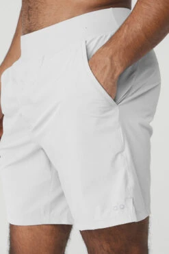 7" Repetition Short - Titanium -Alo Yoga Shop M6095R 01320 b1 s3 a4 1 m93