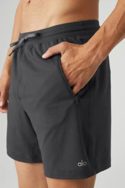 Conquer Reform Short - Anthracite -Alo Yoga Shop M6107R 02125 b1 s3 a4 1 m108