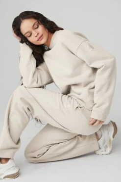 Renown Heavy Weight Crew Neck Pullover - Bone -Alo Yoga Shop U3014R 03040 b1 s1 a2 2 m90