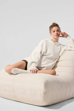 Scholar Hooded Sweater - Ivory 11 Scholar Hooded Sweater - Ivory -Alo Yoga Shop U3026R 03299 b1 s1 a5 1 m91