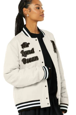 G.O.A.T Jacket - Bone -Alo Yoga Shop U4003R 03040 b1 s1 a4 1 m76