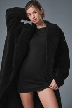 Oversized Sherpa Trench - Black -Alo Yoga Shop U4012R 01 b1 s1 a4 1 m91