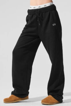 Accolade Straight Leg Sweatpant - Black -Alo Yoga Shop U5013RG 01 b1 s1 a3 1 m91