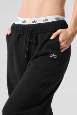 Accolade Straight Leg Sweatpant - Black -Alo Yoga Shop U5013RG 01 b1 s1 a4 1 m91