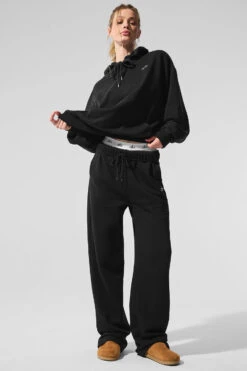 Accolade Straight Leg Sweatpant - Black -Alo Yoga Shop U5013RG 01 b1 s1 a5 1 m91