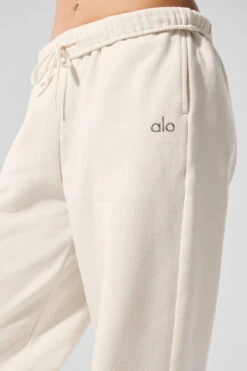 Accolade Sweatpant - Ivory 10 Accolade Sweatpant - Ivory -Alo Yoga Shop U5013RG 03299 b1 s1 a4 1 m206