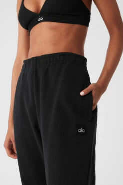 Cuffed Renown Heavy Weight Sweatpant - Black 9 Cuffed Renown Heavy Weight Sweatpant - Black -Alo Yoga Shop U5014R 01 b1 s1 a4 1 m18