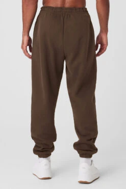 Cuffed Renown Heavy Weight Sweatpant - Espresso 7 Cuffed Renown Heavy Weight Sweatpant - Espresso -Alo Yoga Shop U5014R 04064 b1 s3 a3 1 m93