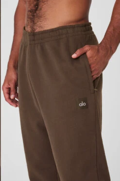 Cuffed Renown Heavy Weight Sweatpant - Espresso 9 Cuffed Renown Heavy Weight Sweatpant - Espresso -Alo Yoga Shop U5014R 04064 b1 s3 a4 1 m93