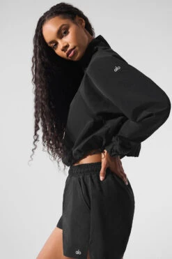 Cropped 1/4 Zip Alumni Pullover - Black 9 Cropped 1/4 Zip Alumni Pullover - Black -Alo Yoga Shop W3660R 01 b1 s1 a3 1 m76